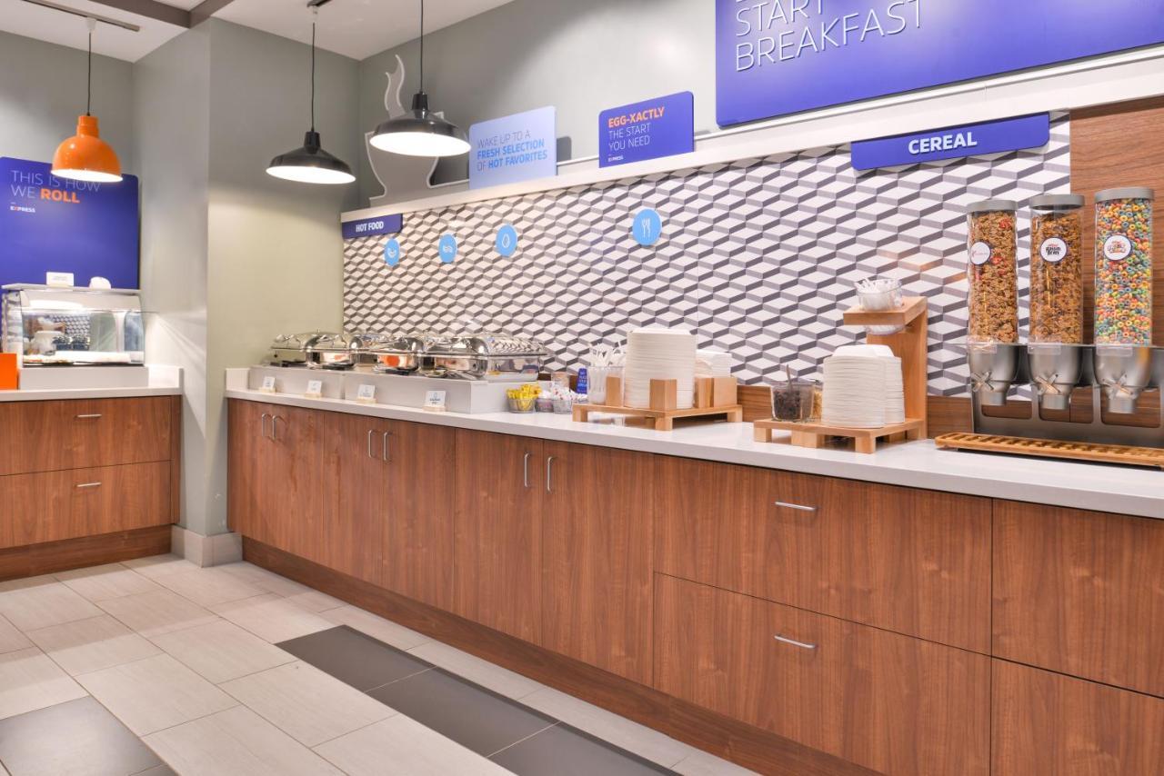Holiday Inn Express - Milwaukee Downtown By Ihg Eksteriør bilde
