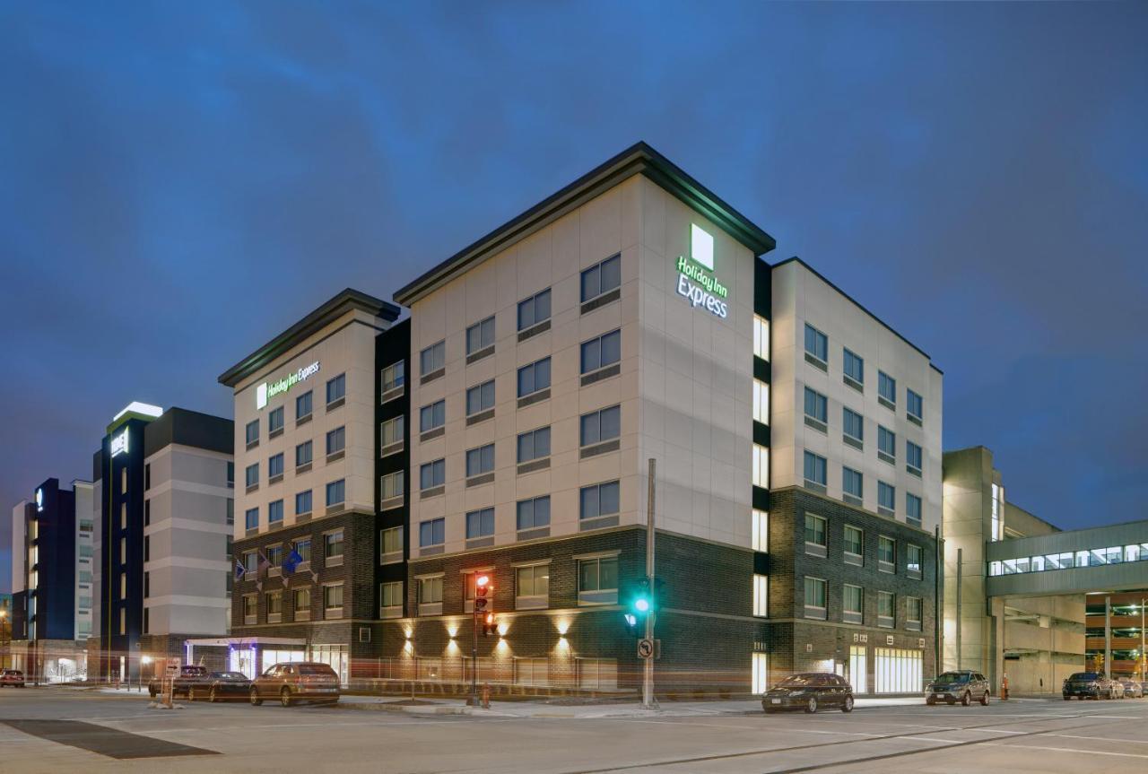 Holiday Inn Express - Milwaukee Downtown By Ihg Eksteriør bilde