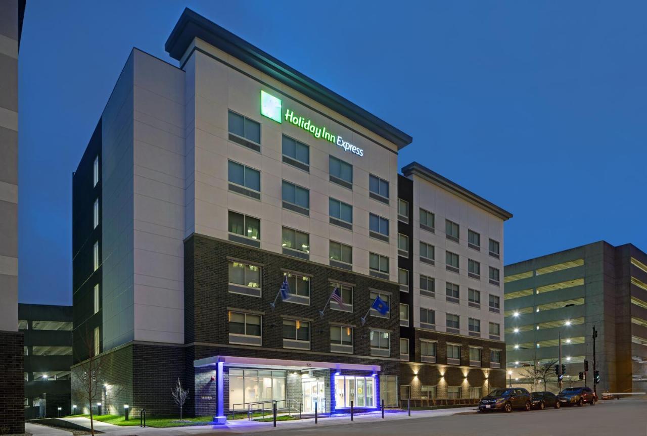 Holiday Inn Express - Milwaukee Downtown By Ihg Eksteriør bilde