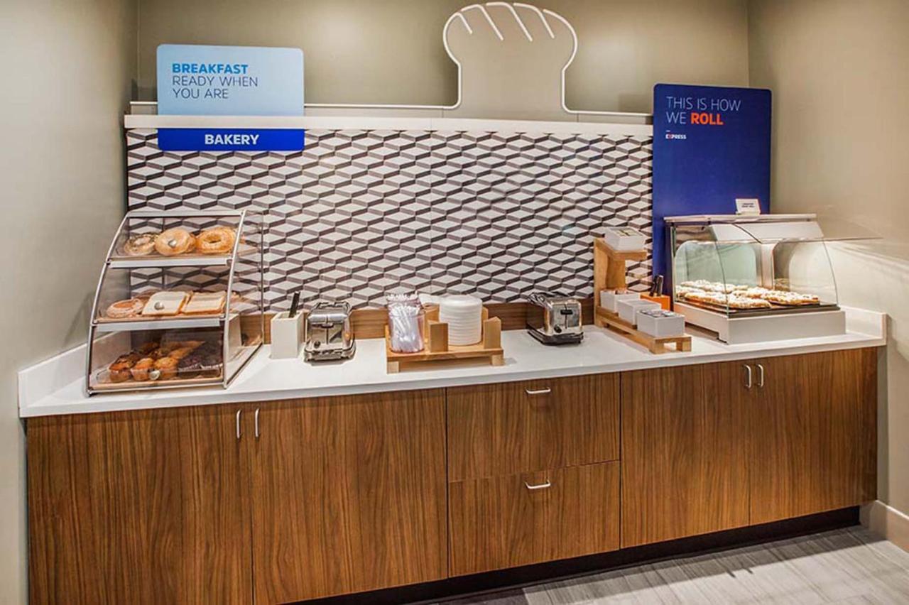 Holiday Inn Express - Milwaukee Downtown By Ihg Eksteriør bilde