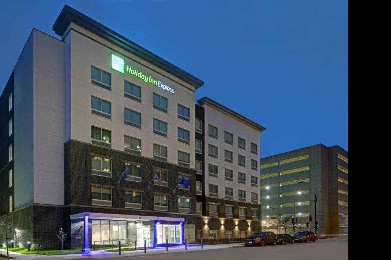 Holiday Inn Express - Milwaukee Downtown By Ihg Eksteriør bilde